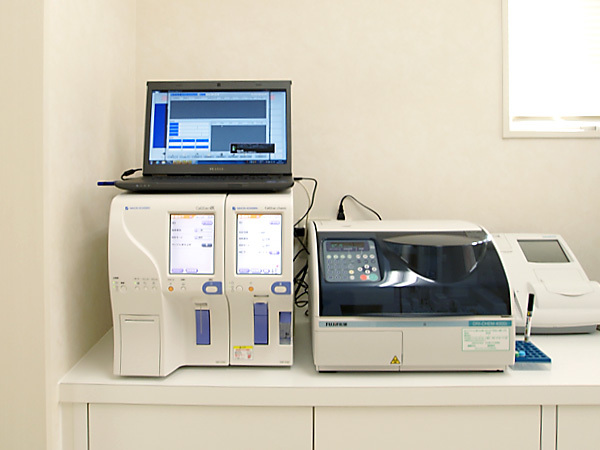 院内緊急血液検査装置